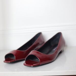 Steve Madden Open Toes Flats in Ruby Red Women's 8 Short Heel
